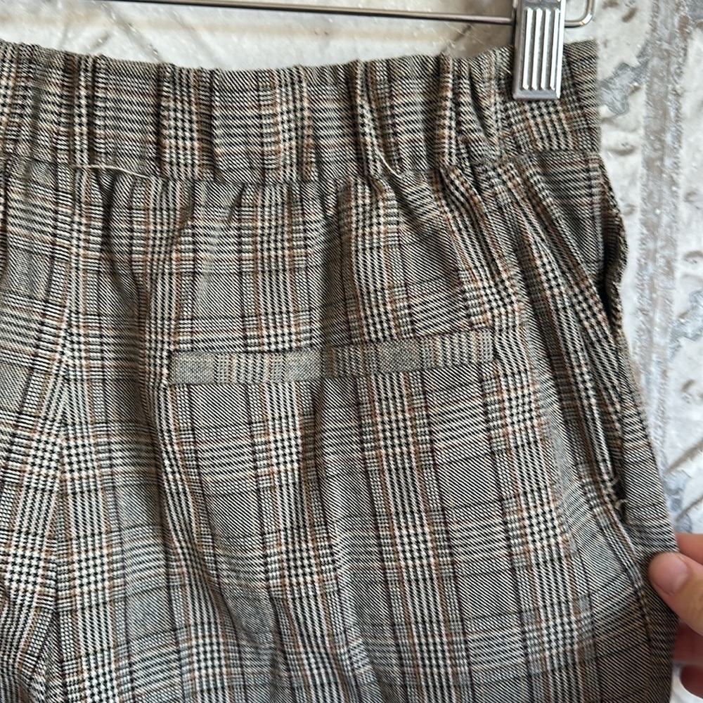 Woman’s Plaid Pants - Brown - Picture 5 of 6